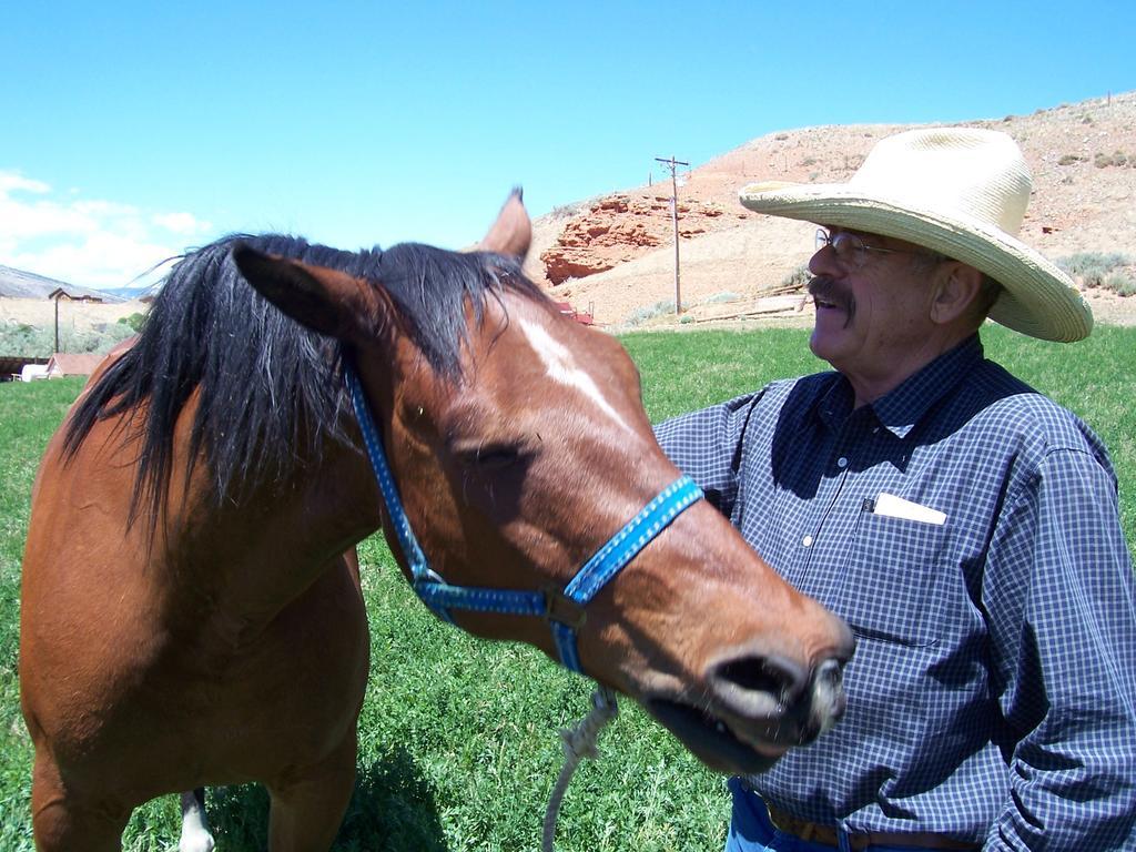 ホテル K3 Guest Ranch コーディ エクステリア 写真