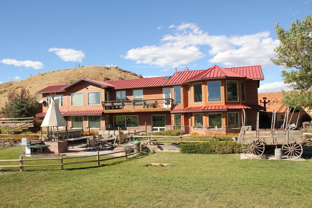 ホテル K3 Guest Ranch コーディ エクステリア 写真