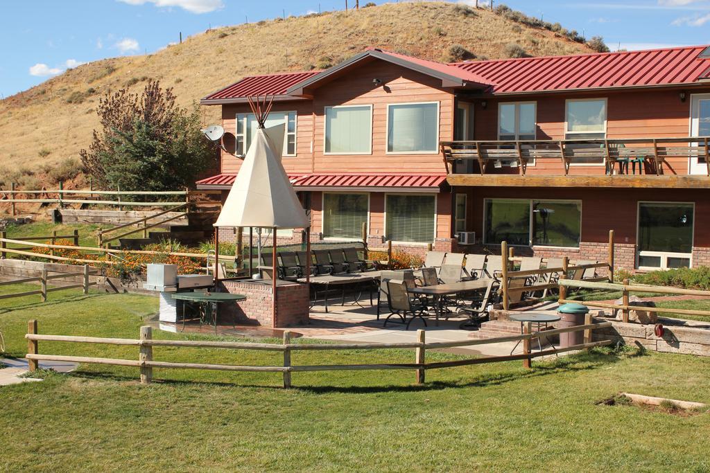ホテル K3 Guest Ranch コーディ エクステリア 写真