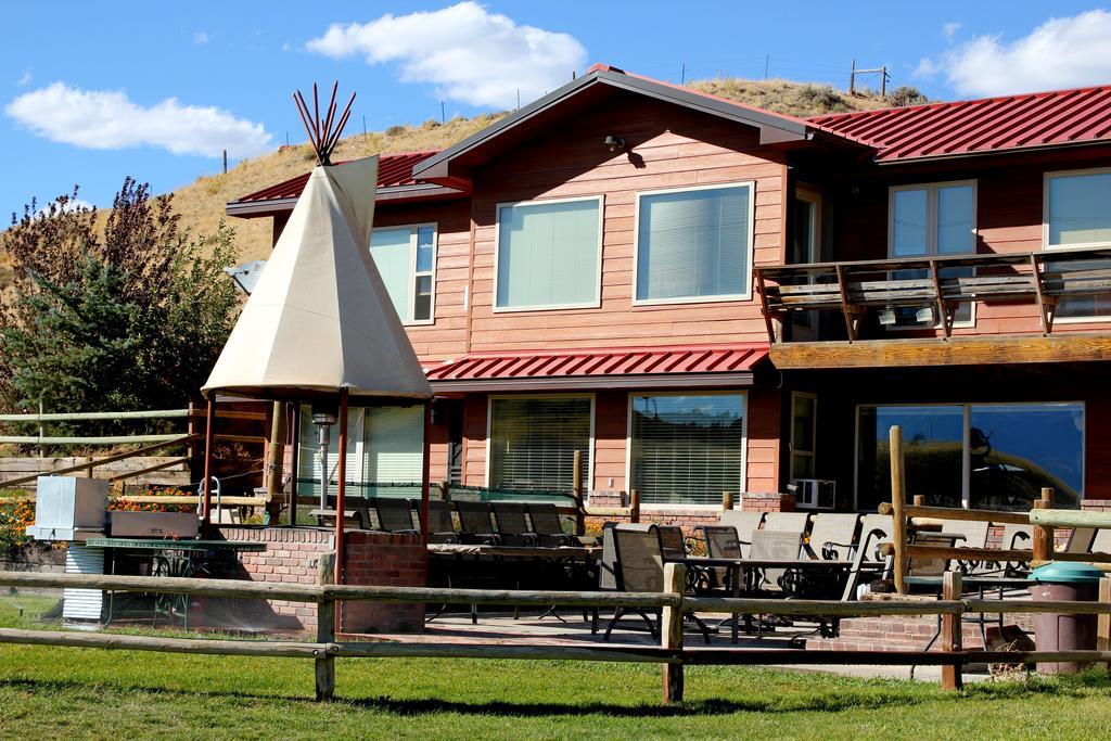 ホテル K3 Guest Ranch コーディ エクステリア 写真