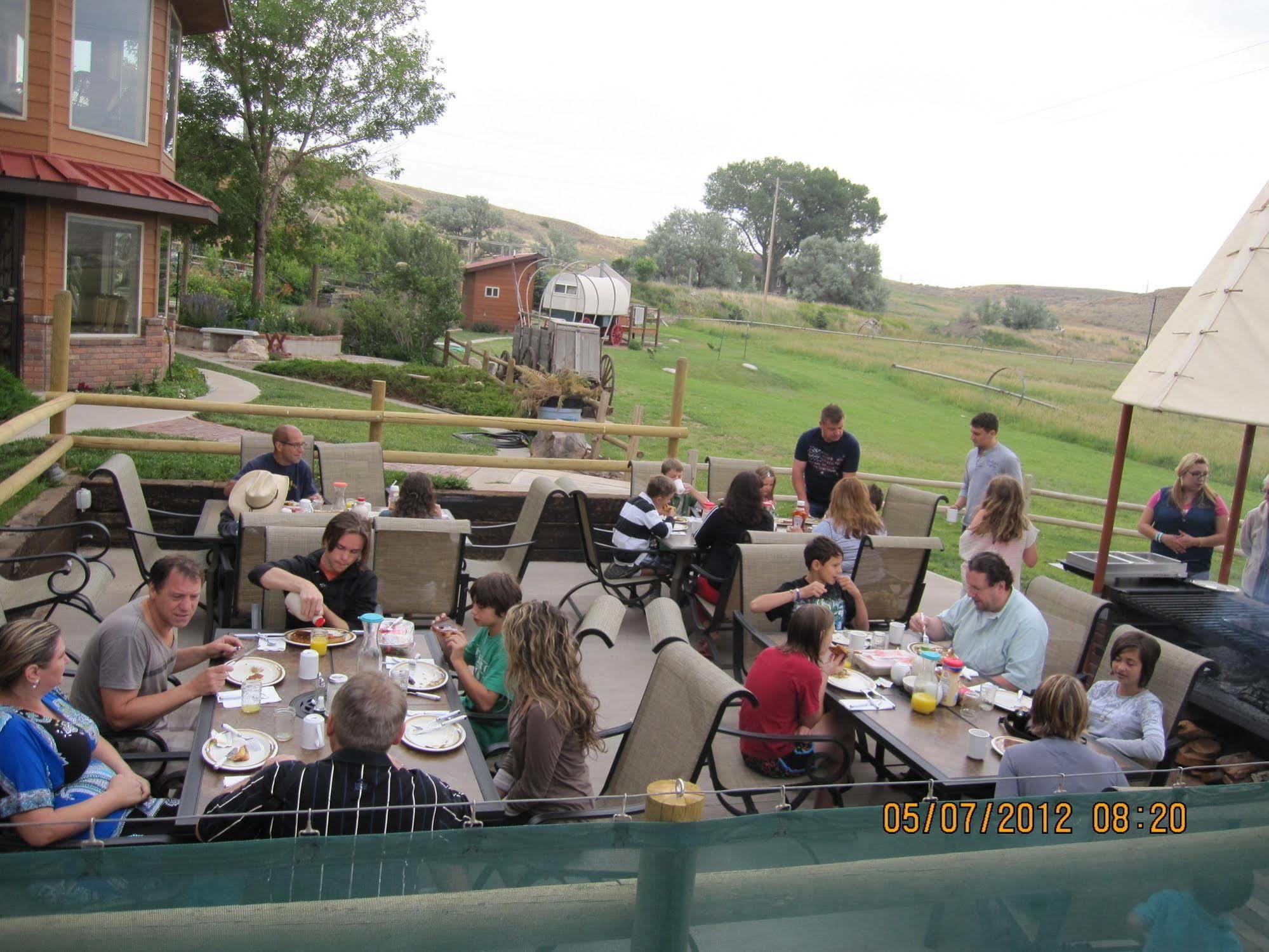 ホテル K3 Guest Ranch コーディ エクステリア 写真
