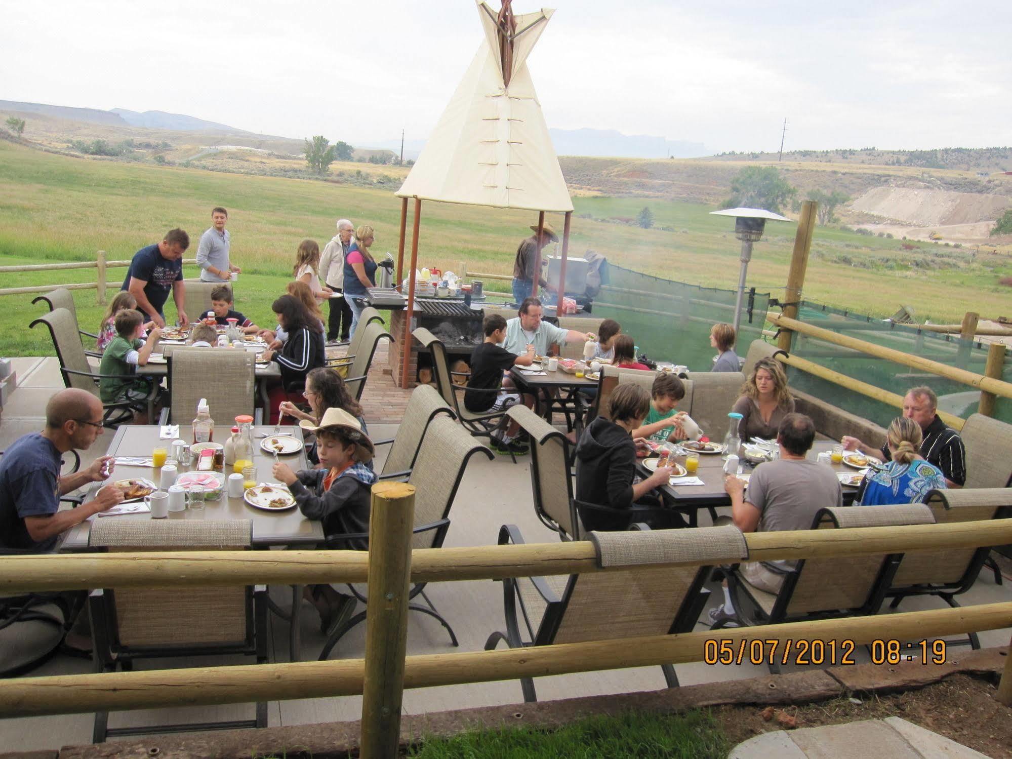 ホテル K3 Guest Ranch コーディ エクステリア 写真